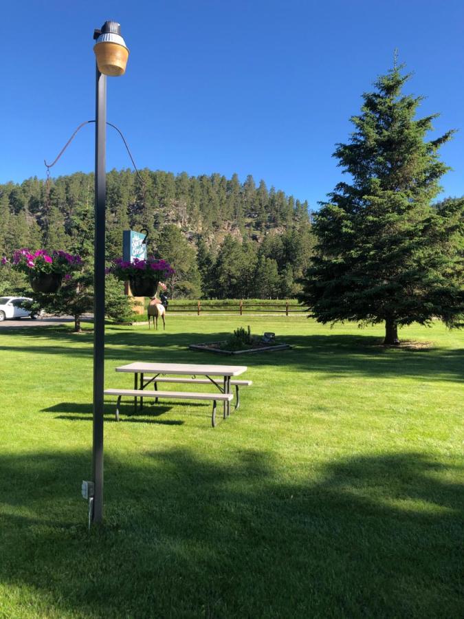 Spring Creek Inn Hill City Dış mekan fotoğraf